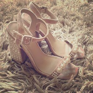 [asos] FINAL RDCTN velvet pearl heels//.